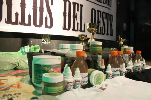 Copas, plantines y productos de cultivo de varias marcas bajo la bandera de la asociación, Copa Cata del Oeste 2015