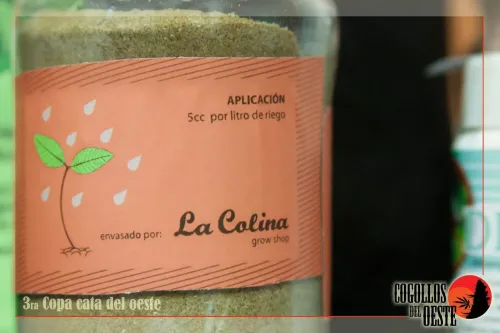 Frasco de abono en polvo con la etiqueta de un comercio de cultivo, Copa Cata del Oeste 2016